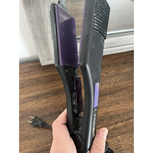 Hot Tools 2” Ceramic Straightener Flat‎ Iron Up To 430 Degrees Hair- Tested - Picture 4 of 4